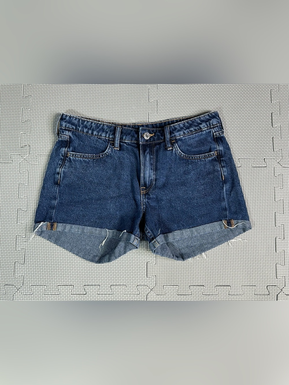 &Denim By H&M Jean Shorts Cuffed Women’s 4 Regular Waist Darks Wash